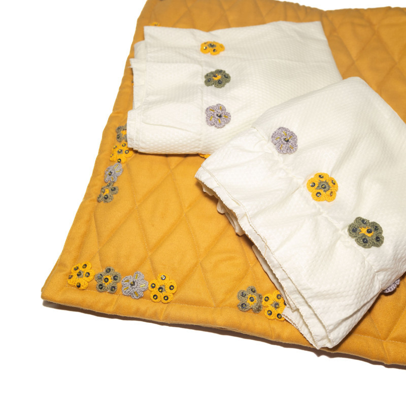 Yellow prayer mat with a prayer set - Hover