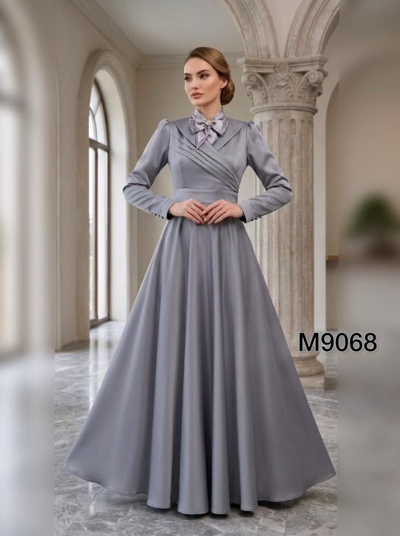 M9068 Dress with classy look