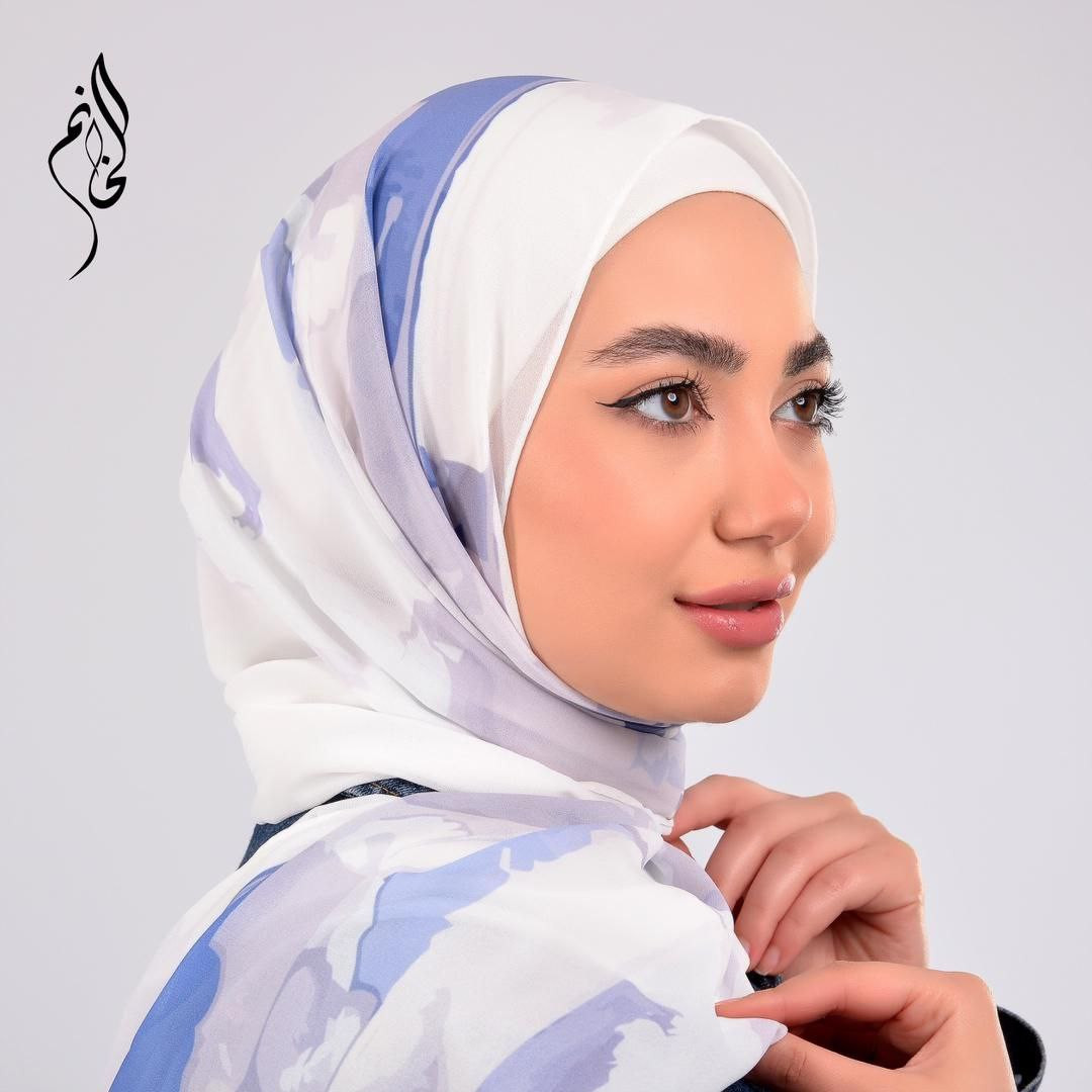 blue paint hijab - Hover