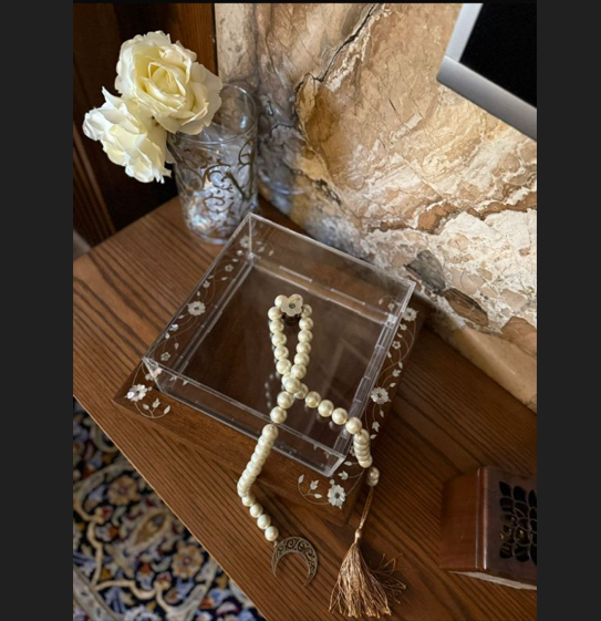 Walnut wooden box with seashells