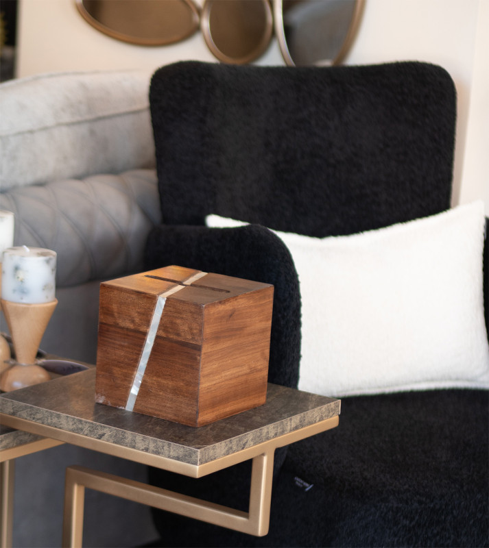 Cubed tissue box - Hover