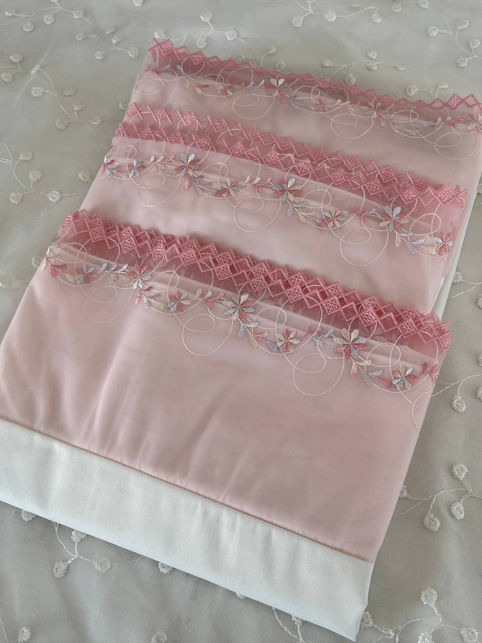 Decorative pink prayer set - Hover