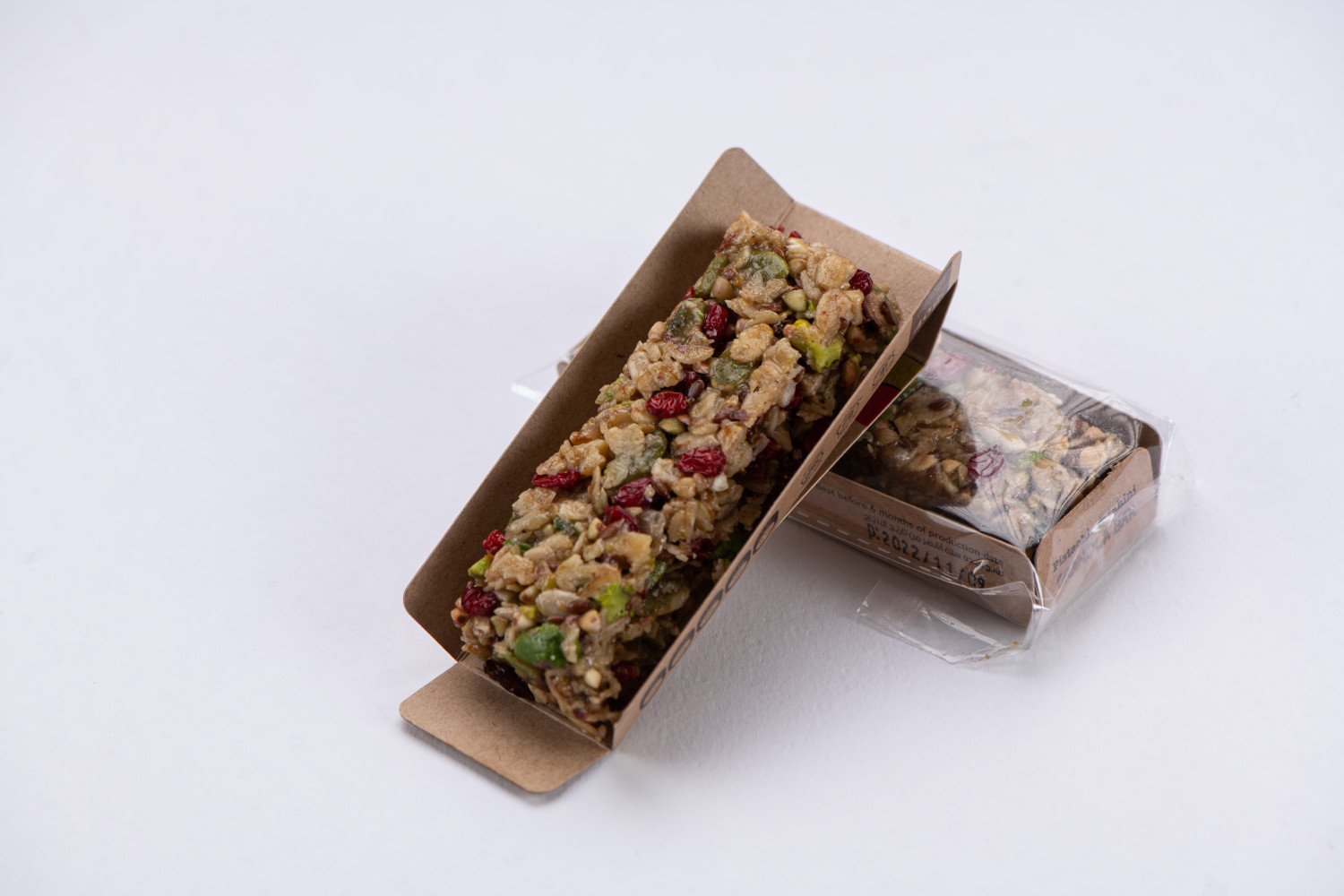 Pistachio tahini granola bar - Hover