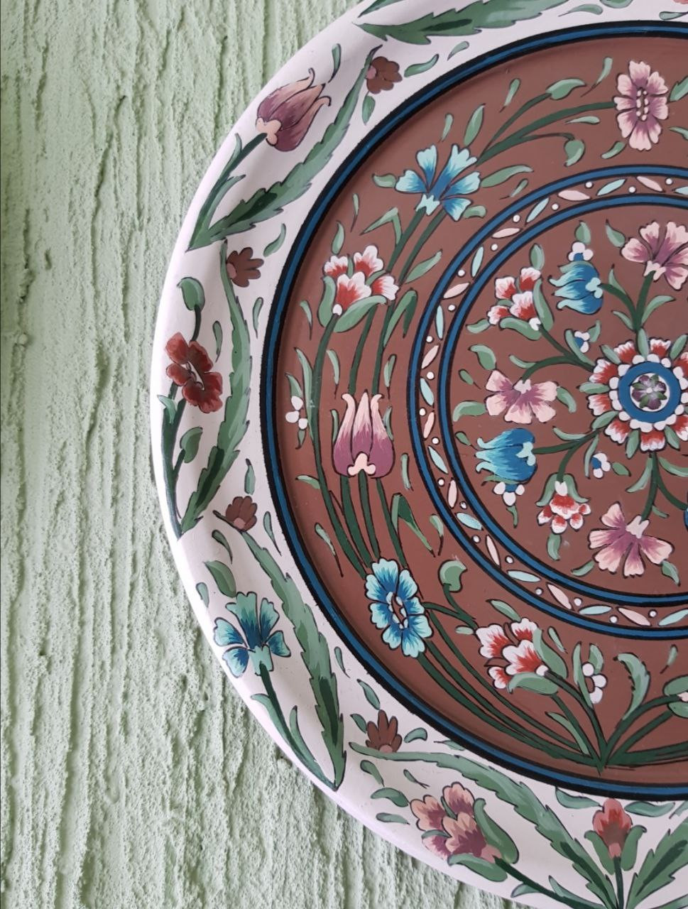 Hand painted plate brown diameter 24 cm - Hover