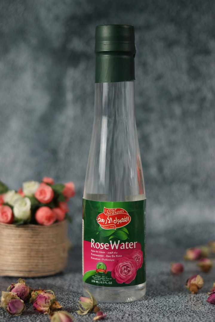 Rose water - Hover